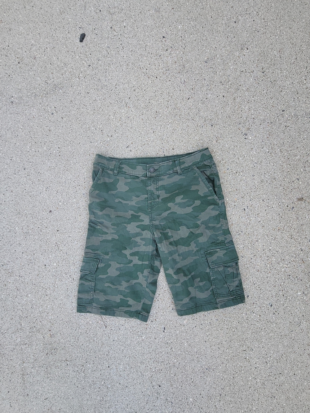 Y2K Vintage Men's Camo Cargo Shorts - Green